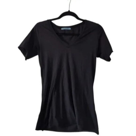 @poshluxsourcer:Velvet by Graham & Spencer black V-neck short sleeve tee size L - Picture 4 of 10